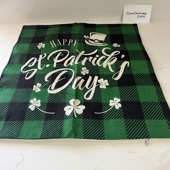 New St Patricks Day  Pillow Cover, NEW Green Buffalo plaid Shamrock Decor St pat - Picture 1 of 3